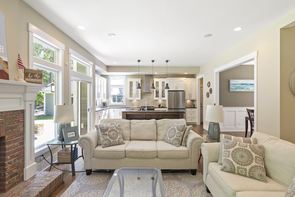 401 Promontory Ridge Seneca, SC 29672 - Photo 17 of 48 Living Room