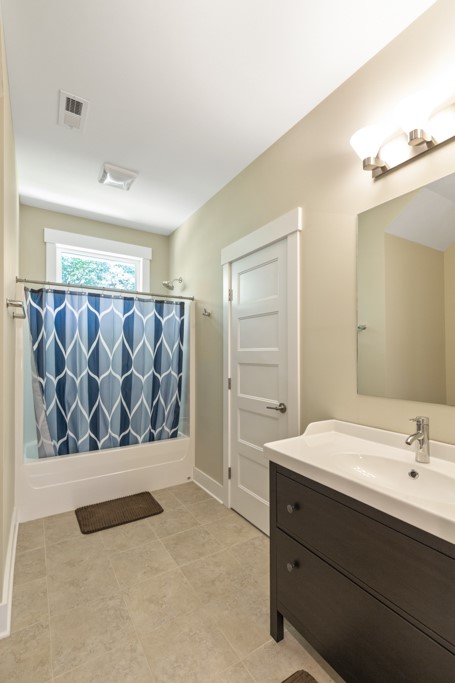 401 Promontory Ridge Seneca, SC 29672 - Photo 34 of 48 Full bath 2 upstairs