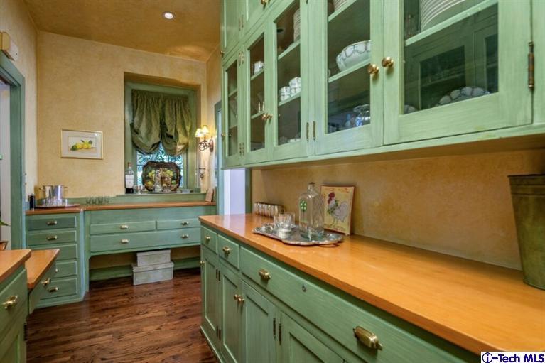 445 Prospect Square Pasadena, CA 91103 - Photo 22 of 45 a bathroom with a sink and a mirror