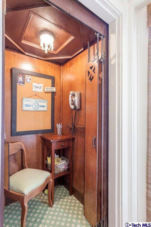 445 Prospect Square Pasadena, CA 91103 - Photo 28 of 45 a room with table and chair