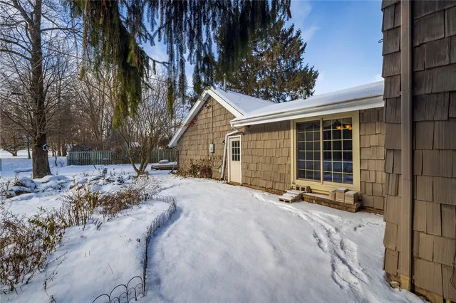 $518,900 | 115 Towpath Lane, Brighton, NY 14618