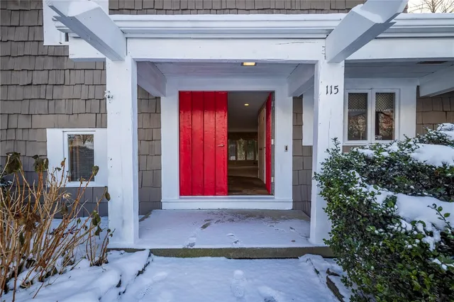 $518,900 | 115 Towpath Lane, Brighton, NY 14618