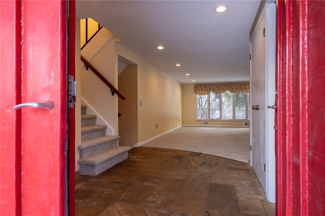 115 Towpath Lane Brighton, NY 14618 - Photo 7 of 50