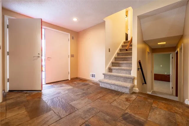 $518,900 | 115 Towpath Lane, Brighton, NY 14618