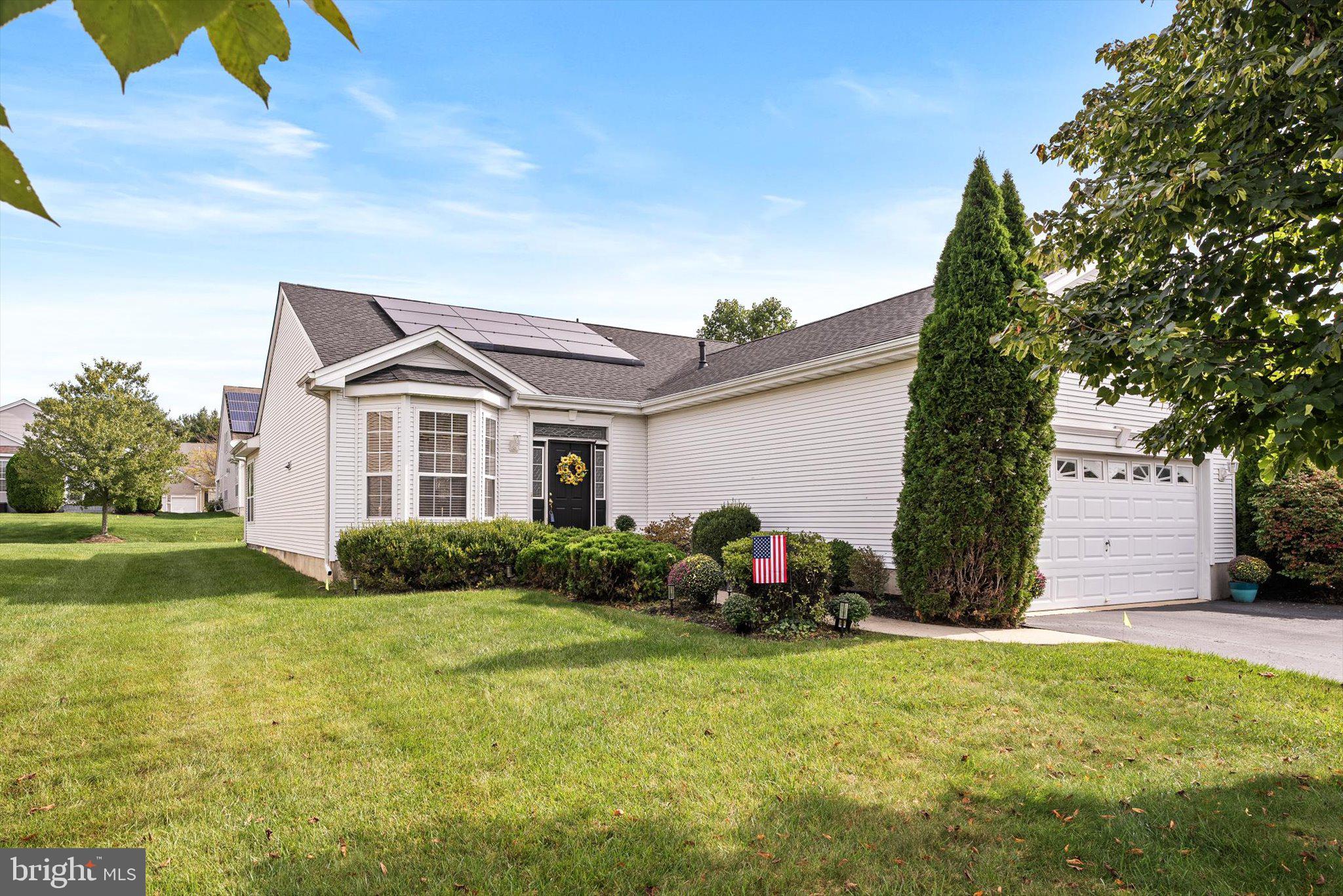 87 Chamber Lane Columbus, NJ 08022 - Photo 3 of 42 a front view of house with yard and green space