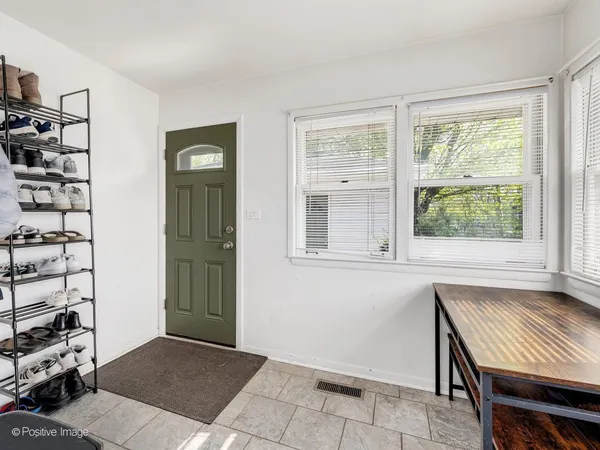 $430,000 | 405 Greenfield Avenue, Glen Ellyn, IL 60137