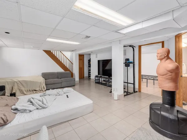 $430,000 | 405 Greenfield Avenue, Glen Ellyn, IL 60137