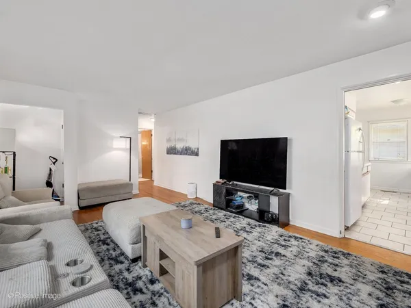 $430,000 | 405 Greenfield Avenue, Glen Ellyn, IL 60137