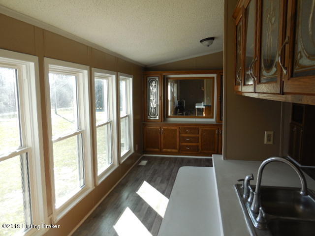 112 Barnyard Road Milton, KY 40045 - Photo 7 of 25 Kitchen3