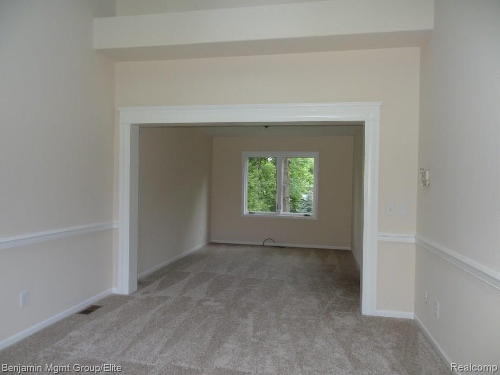 1738 Ridge Road White Lake, MI 48383 - Photo 4 of 20 DSC03554.jpg