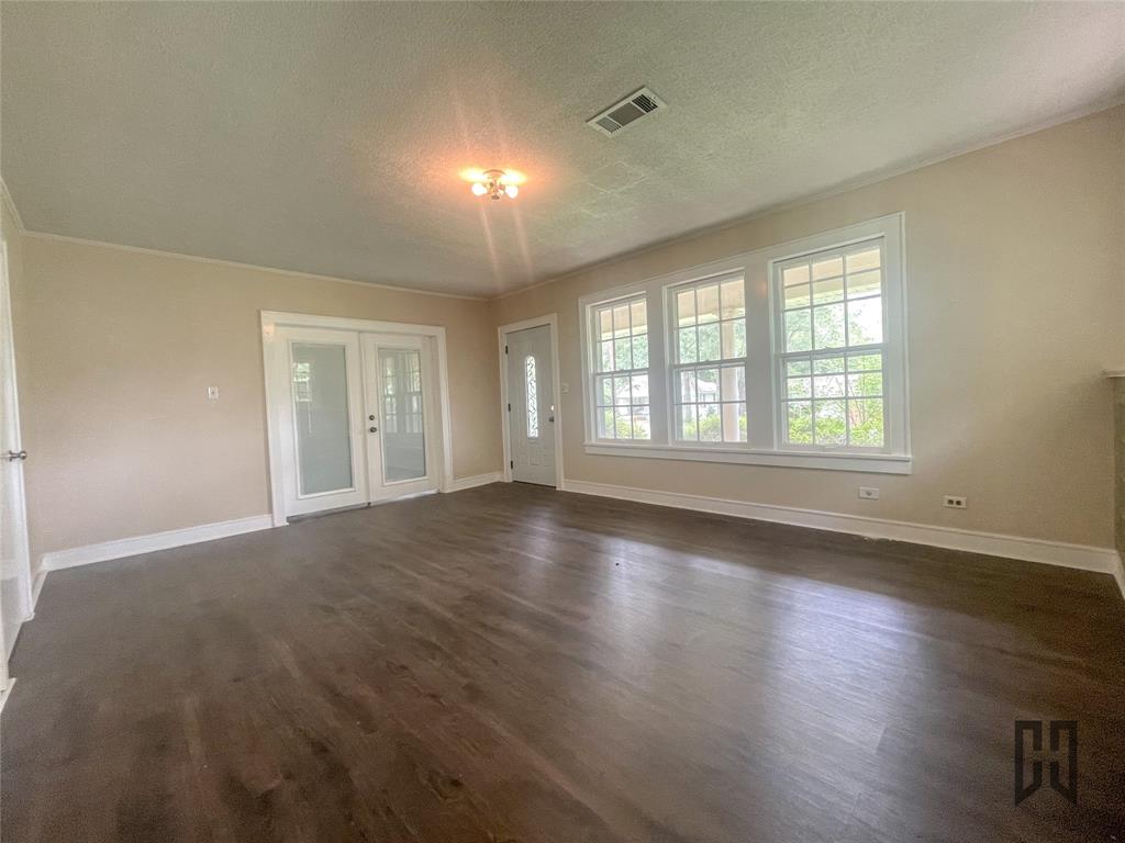 714 Butler Street Springhill, LA 71075 - Photo 5 of 22 Living room #2