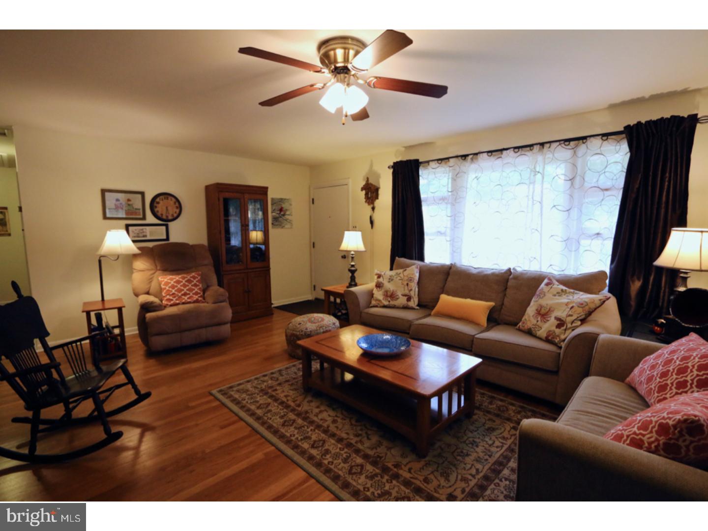 867 Rising Sun Road Telford, PA 18969 - Photo 3 of 24 Living Room
