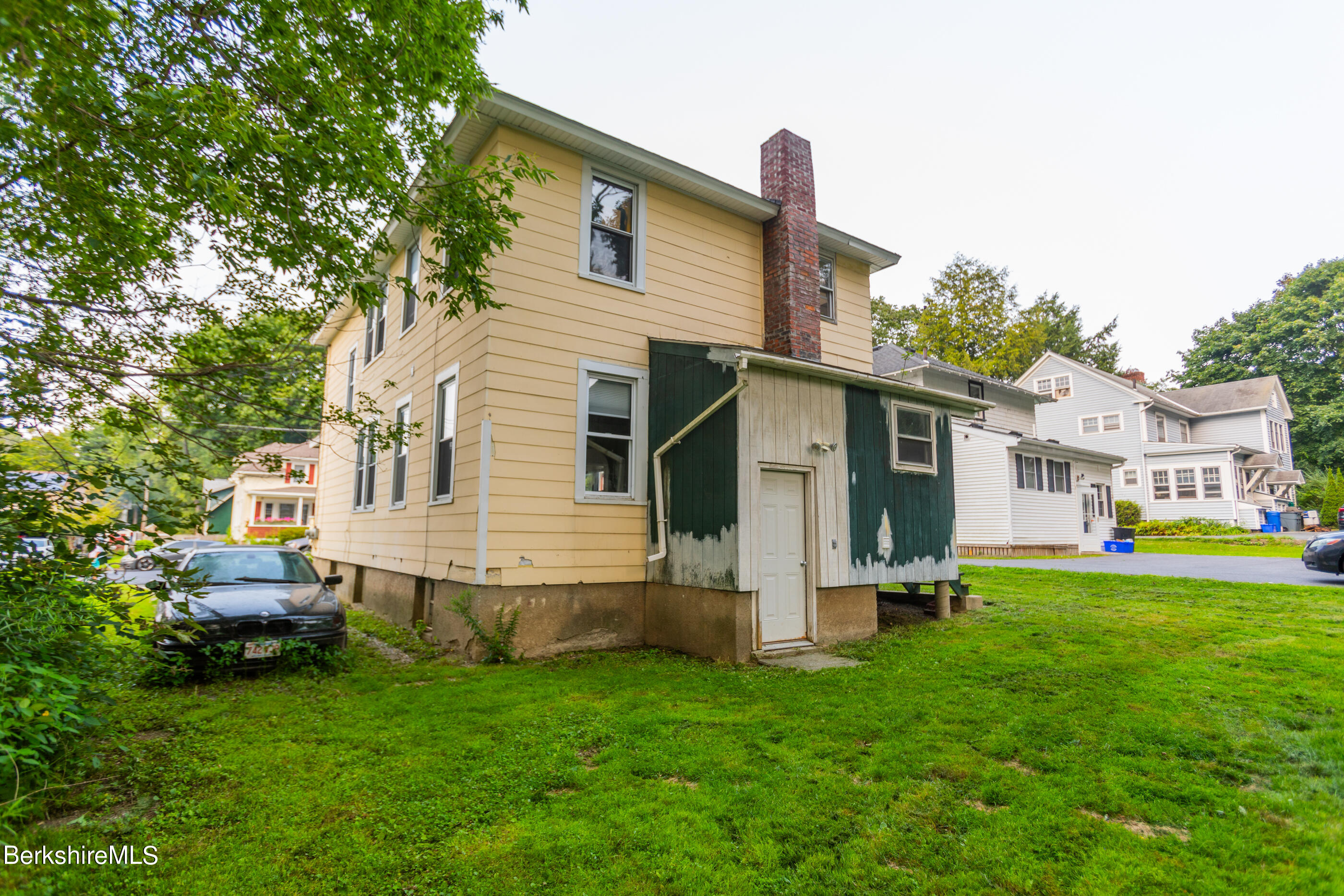 19 Harding Street Pittsfield, MA 01201 - Photo 35 of 38 exterior back