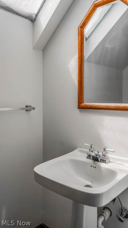 842 Dunning Road Canal Fulton, OH 44614 - Photo 24 of 35 Half bath on the third level.