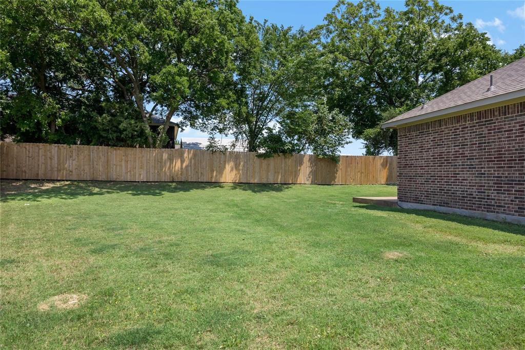 2003 Atlantic Avenue Anna, TX 75409 - Photo 21 of 22 a view of a backyard