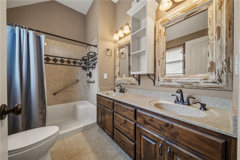 13782 Valleyview Way Bonner Springs, KS 66012 - Photo 14 of 33