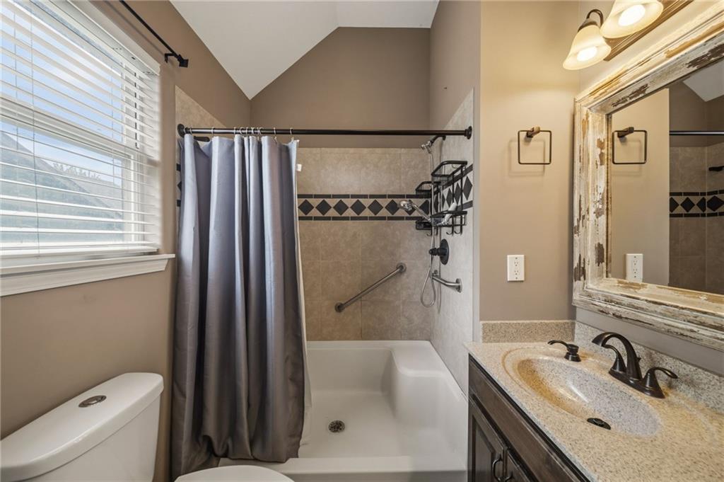 13782 Valleyview Way Bonner Springs, KS 66012 - Photo 15 of 33