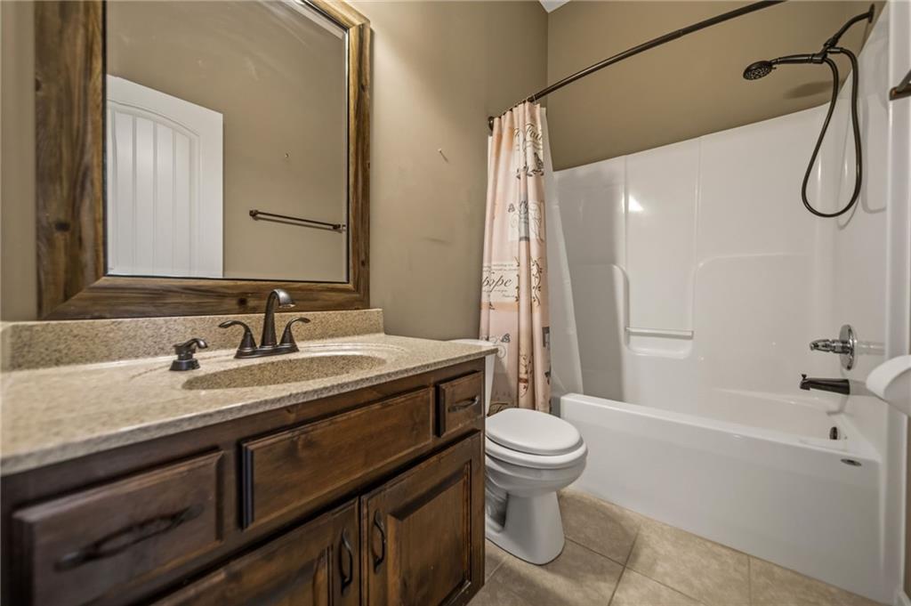 13782 Valleyview Way Bonner Springs, KS 66012 - Photo 18 of 33