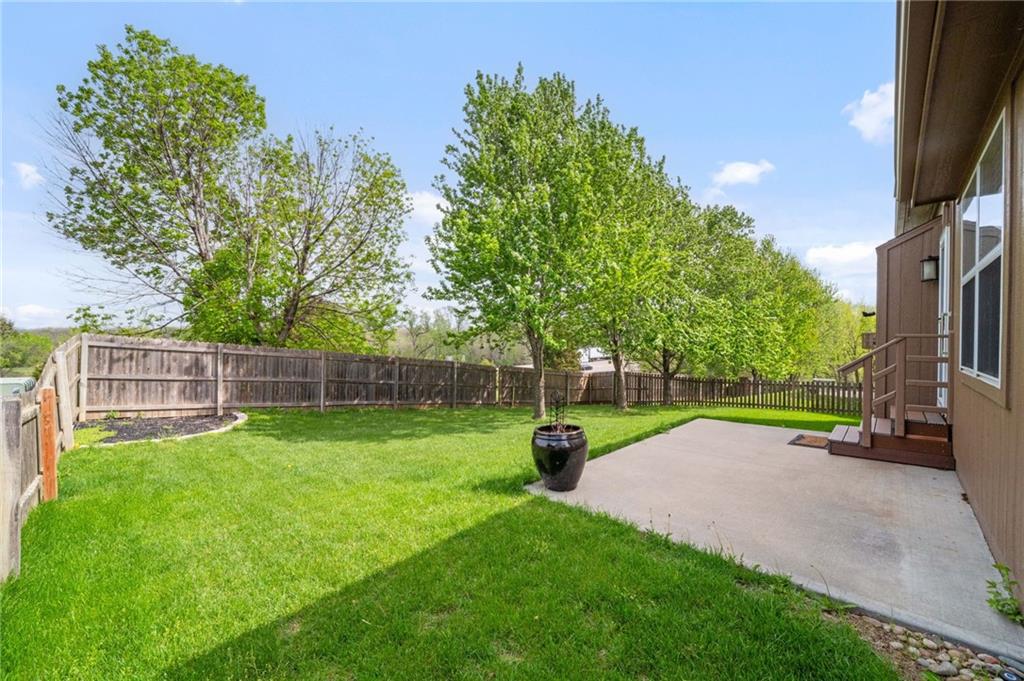 13782 Valleyview Way Bonner Springs, KS 66012 - Photo 27 of 33