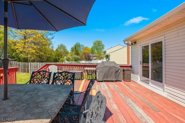 $749,000 | 11 Briar Hills Circle, Springfield, NJ 07081