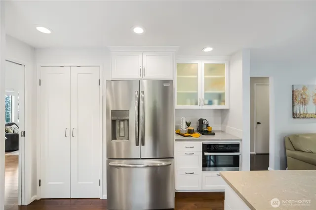 $1,580,000 | 18430 Northeast 15th Place, Bellevue, WA 98008