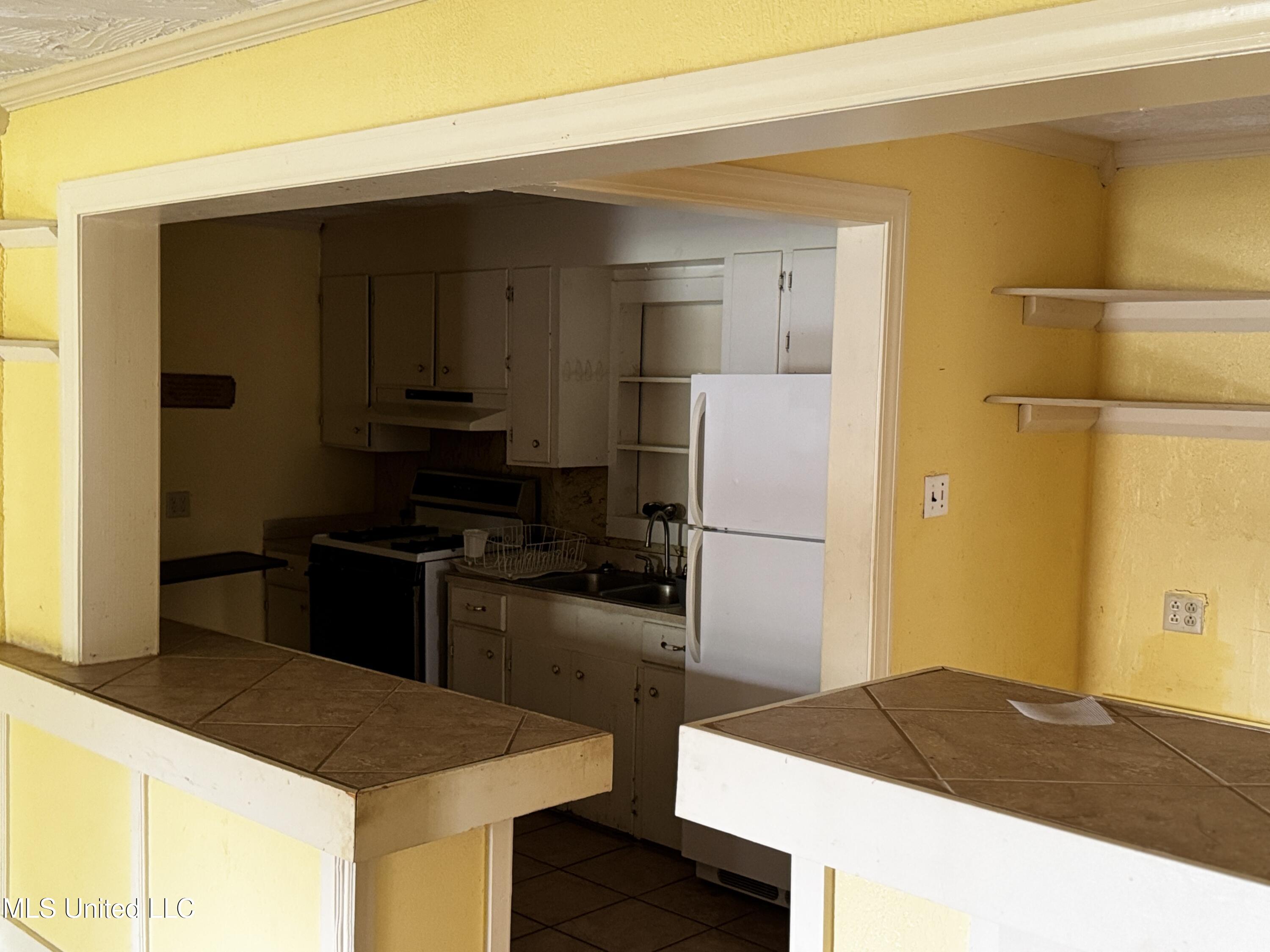 13 2nd Street Cleveland, MS 38732 - Photo 12 of 26 IMG_2364