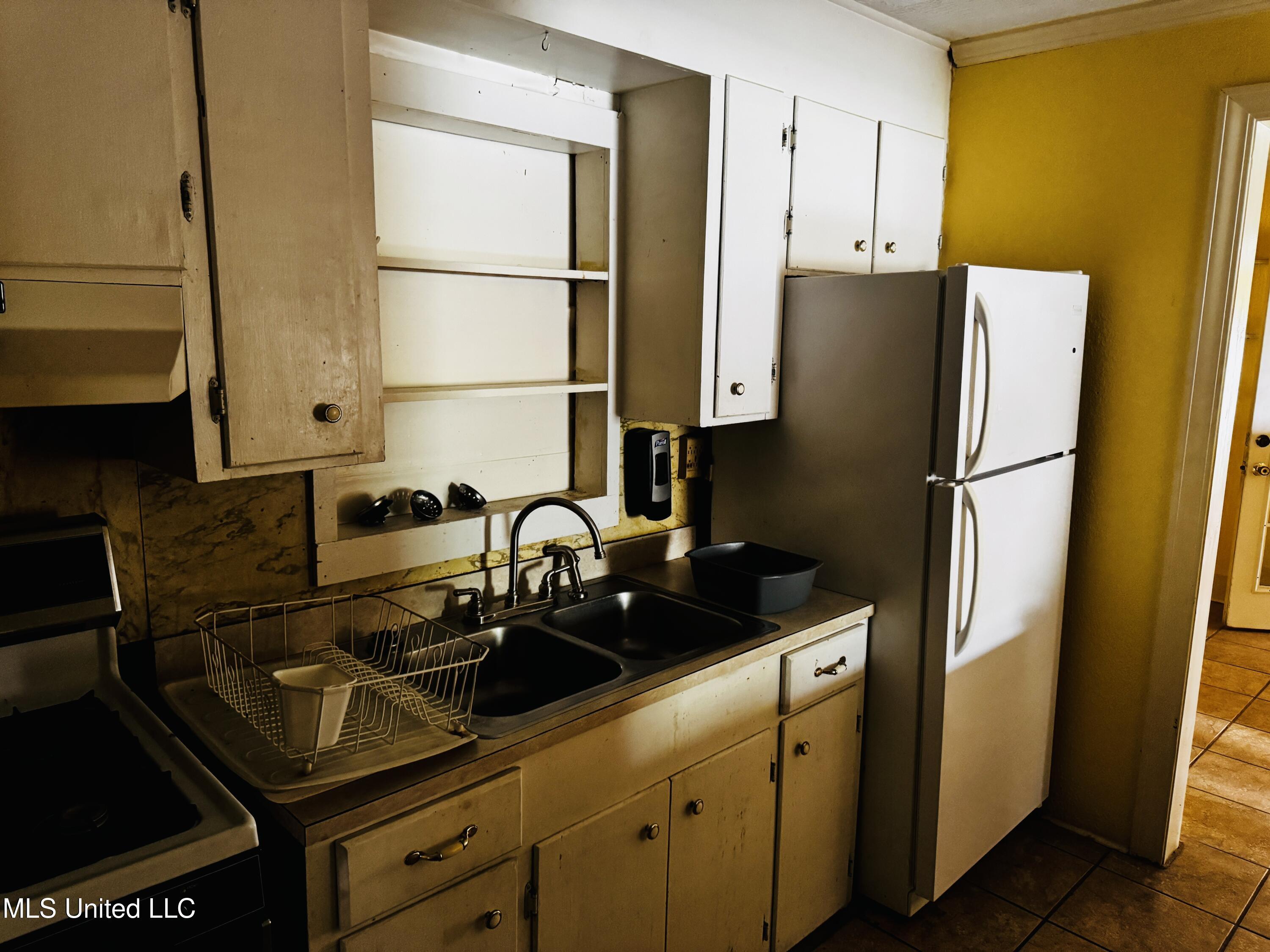 13 2nd Street Cleveland, MS 38732 - Photo 14 of 26 IMG_2382