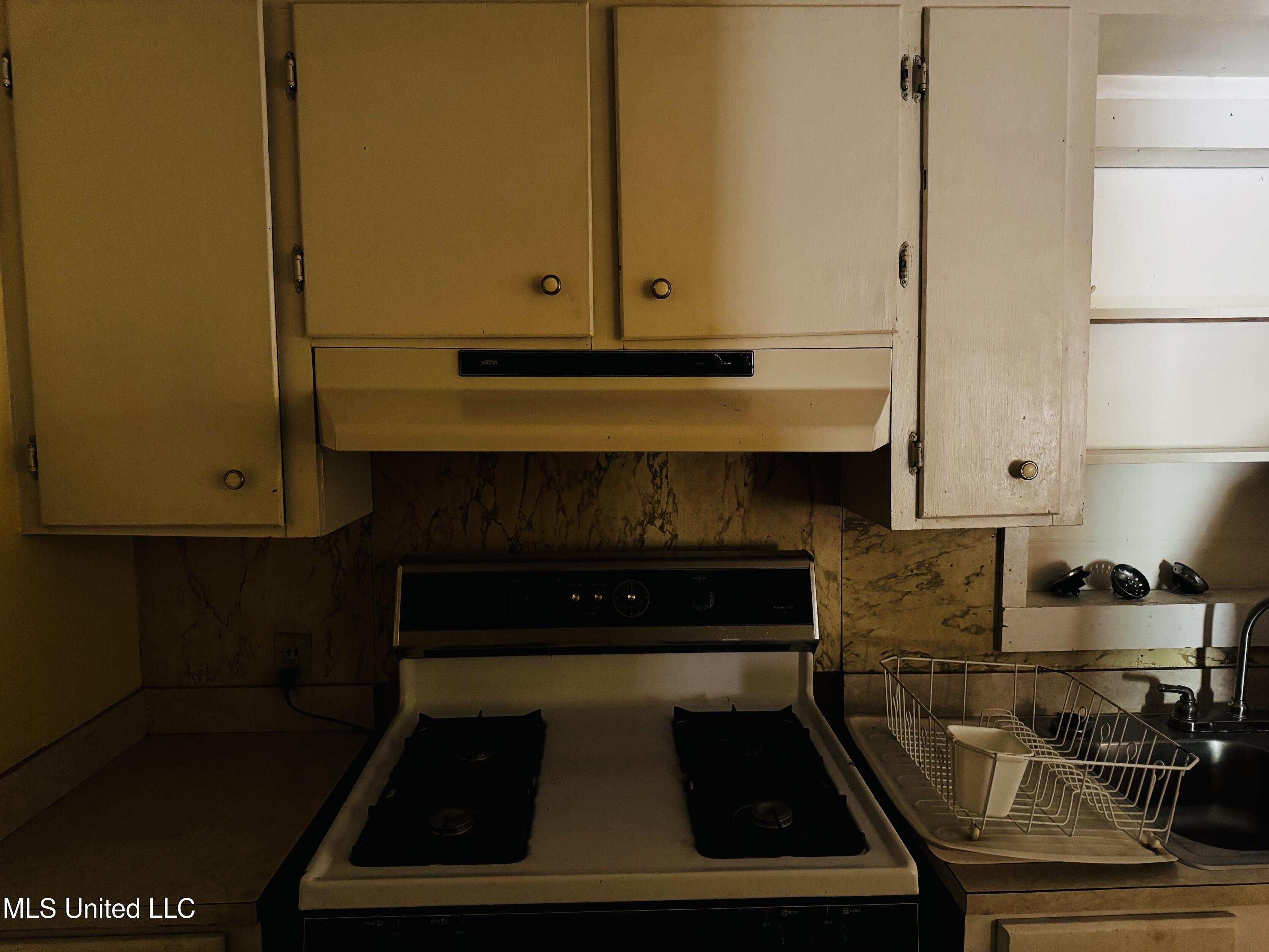 13 2nd Street Cleveland, MS 38732 - Photo 15 of 26 IMG_2383