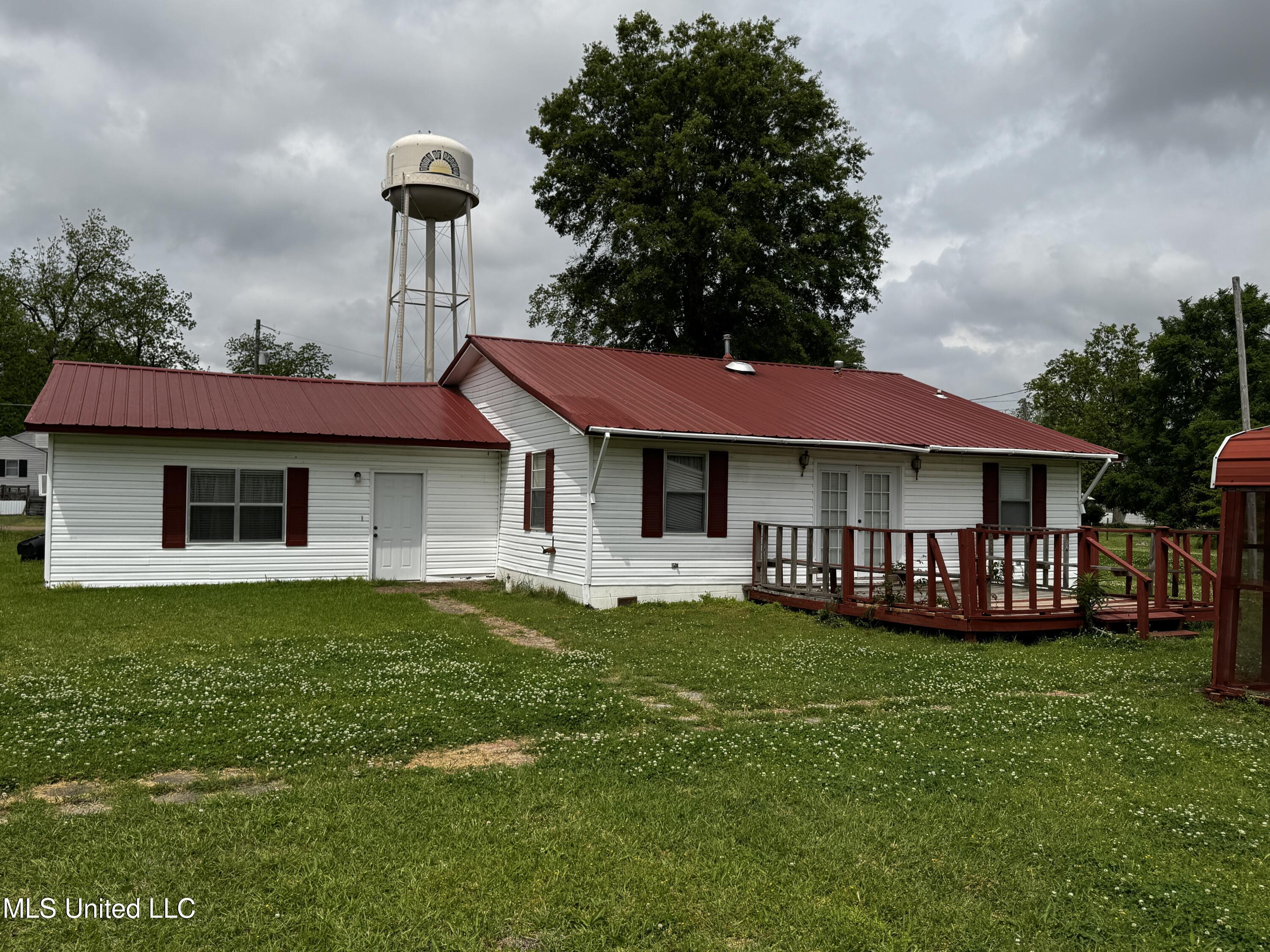 13 2nd Street Cleveland, MS 38732 - Photo 4 of 26 IMG_2350