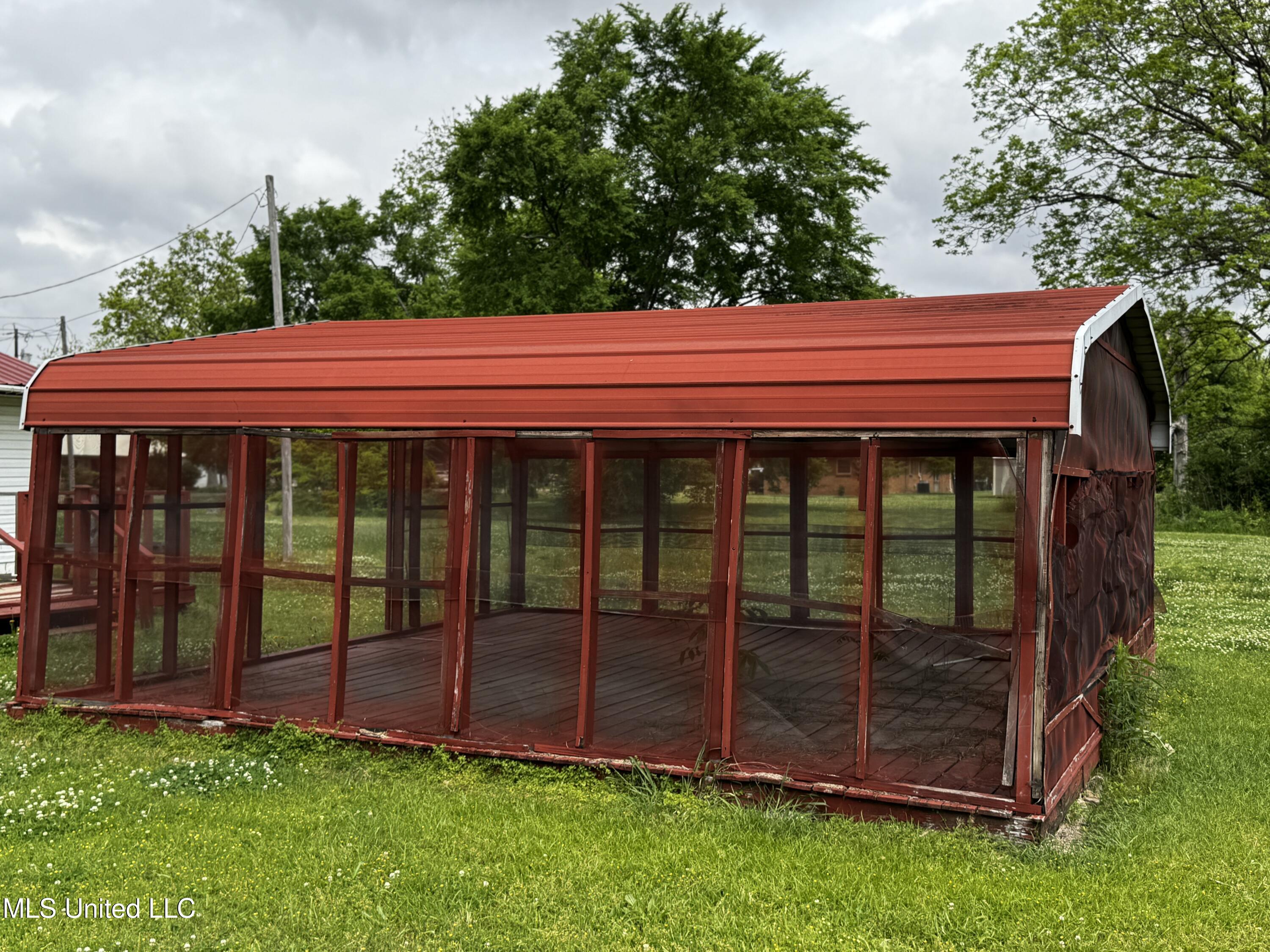 13 2nd Street Cleveland, MS 38732 - Photo 5 of 26 IMG_2351