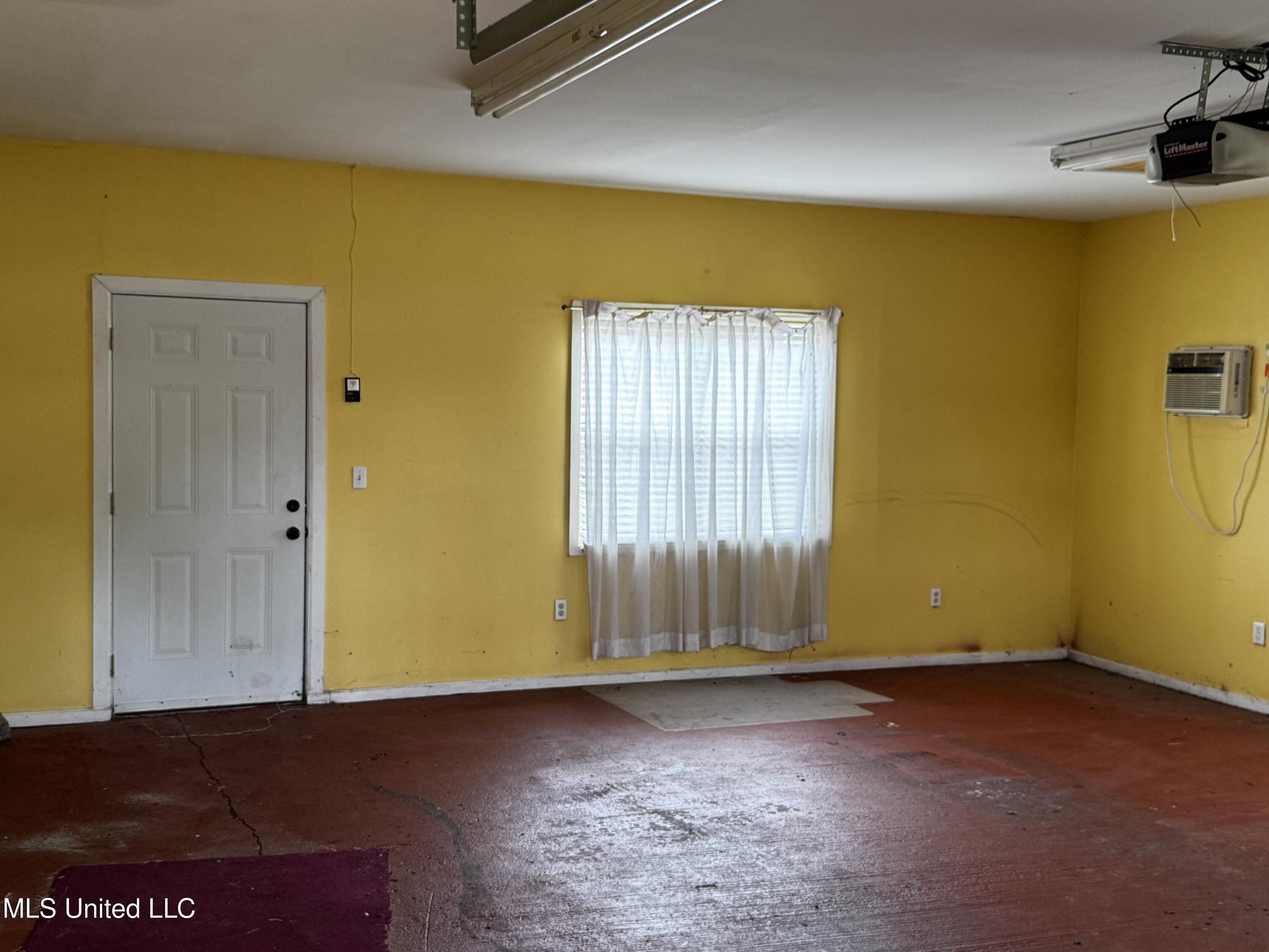 13 2nd Street Cleveland, MS 38732 - Photo 10 of 26 IMG_2359