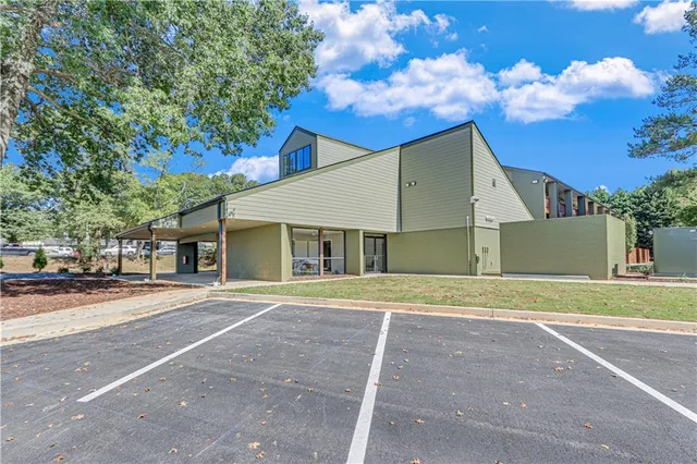 $1,250 | 710 Jesse Jewell Parkway Southeast, Unit 210, Gainesville, GA 30501