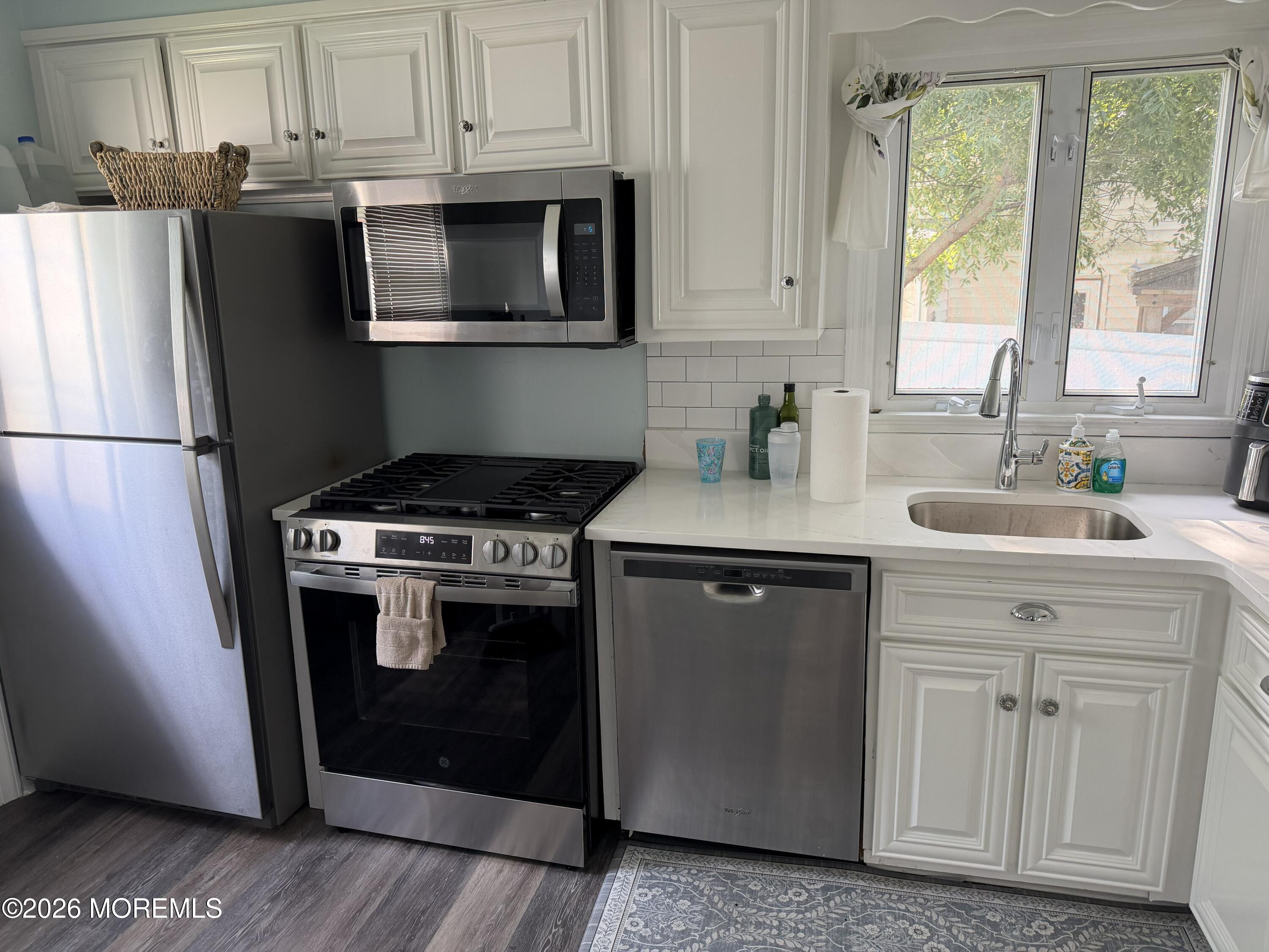 49 Ridge Place Neptune City, NJ 07753 - Photo 4 of 11 49 ridge kitchen stove