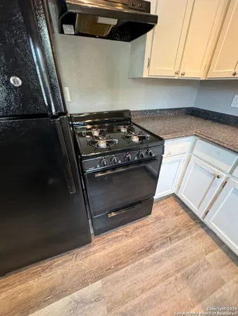 $800 | 321 North Chupaderas Street, Unit 101, San Antonio, TX 78207