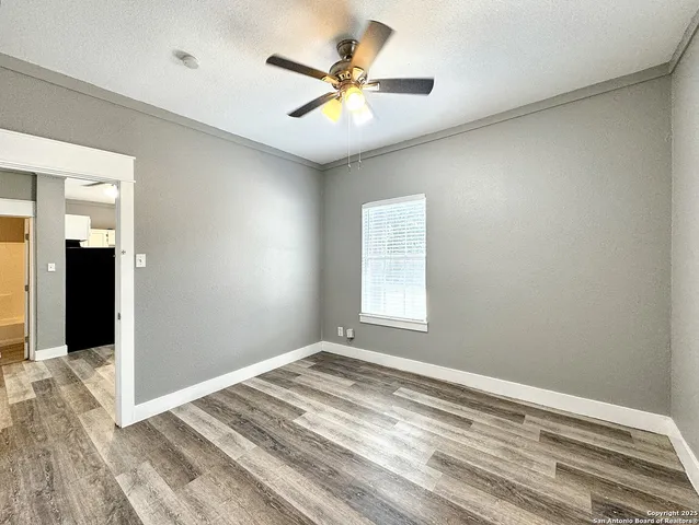 $850 | 321 North Chupaderas Street, Unit 101, San Antonio, TX 78207