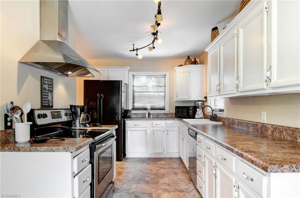3817 Frazier Road Greensboro, NC 27407 - Photo 6 of 27 Kitchen