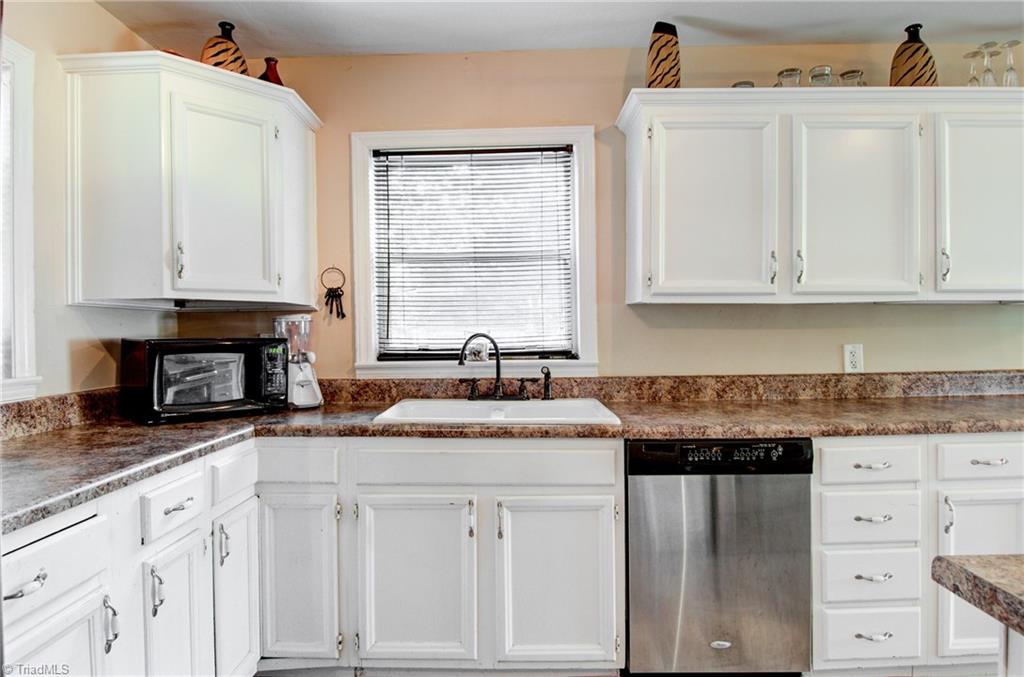 3817 Frazier Road Greensboro, NC 27407 - Photo 9 of 27 Kitchen