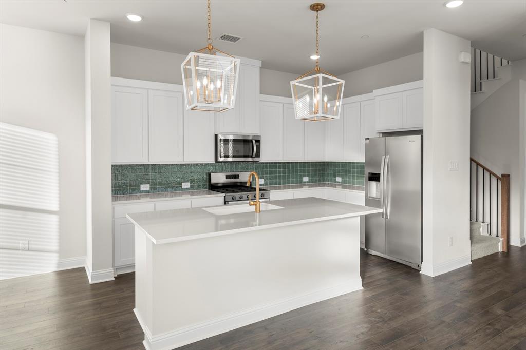 2526 Brunswick Way Allen, TX 75013 - Photo 14 of 31 11. 2526 Brunswick - Kitchen (2)