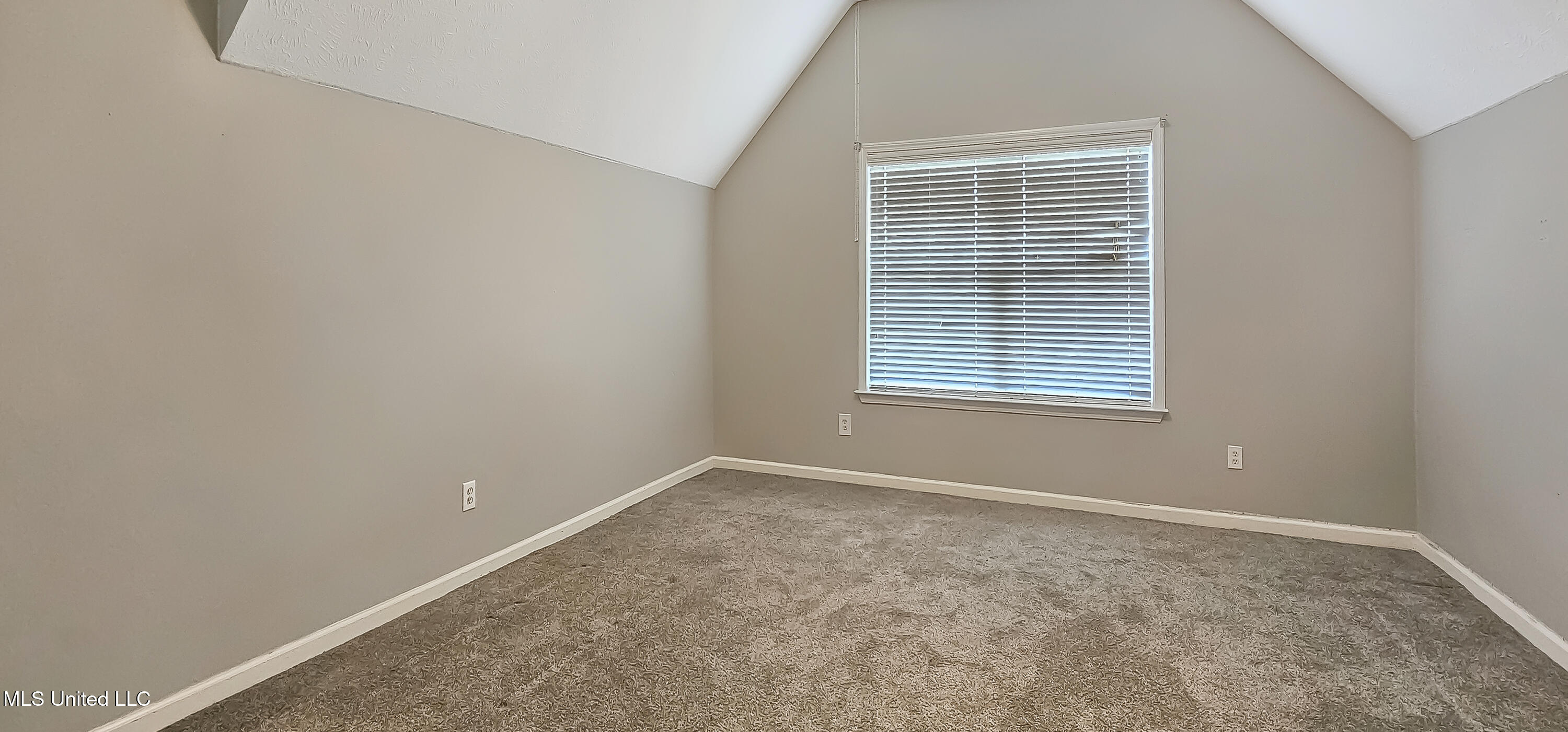 9336 Gee Gee Drive Olive Branch, MS 38654 - Photo 21 of 32 2nd BR Downstairs