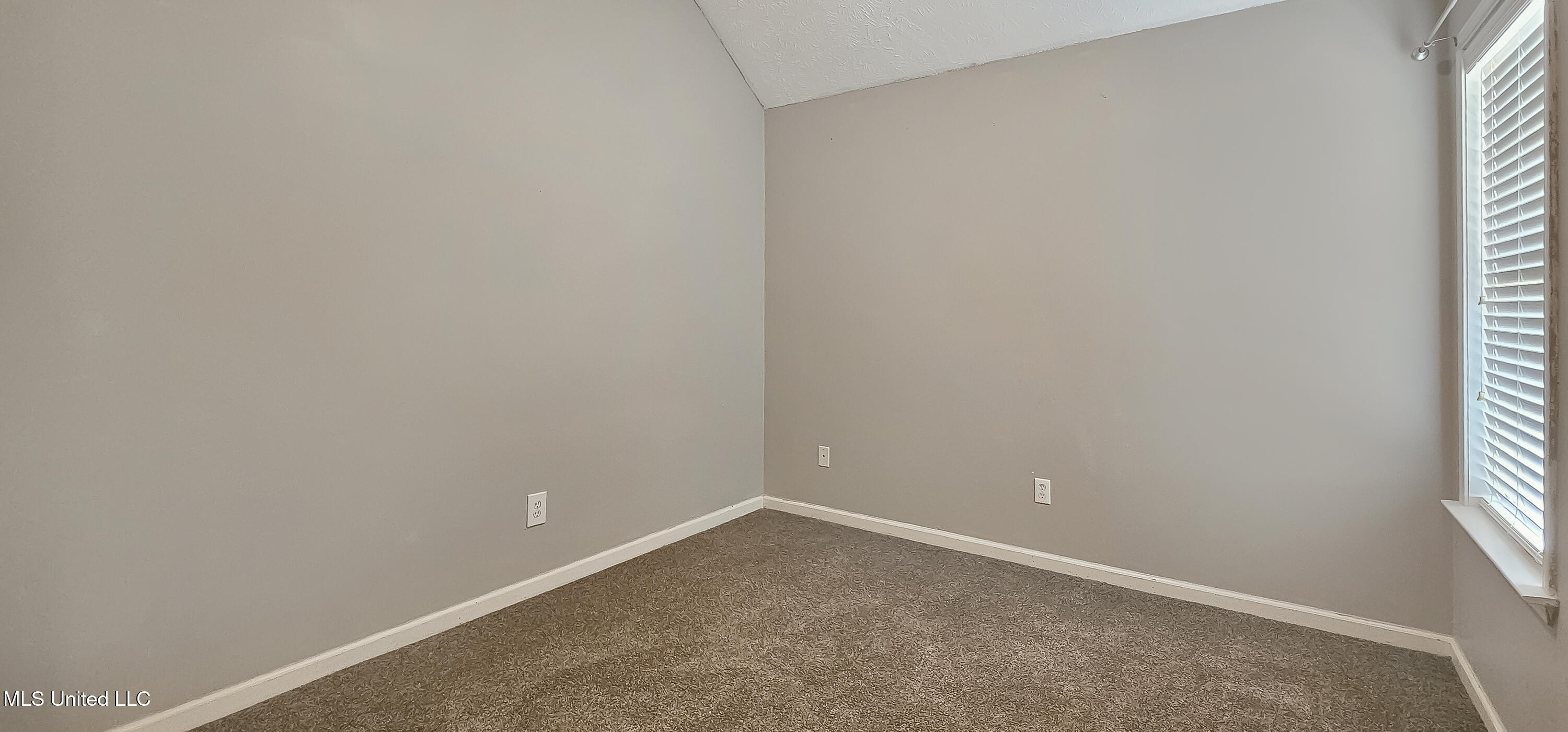 9336 Gee Gee Drive Olive Branch, MS 38654 - Photo 27 of 32 5th BR Upstairs