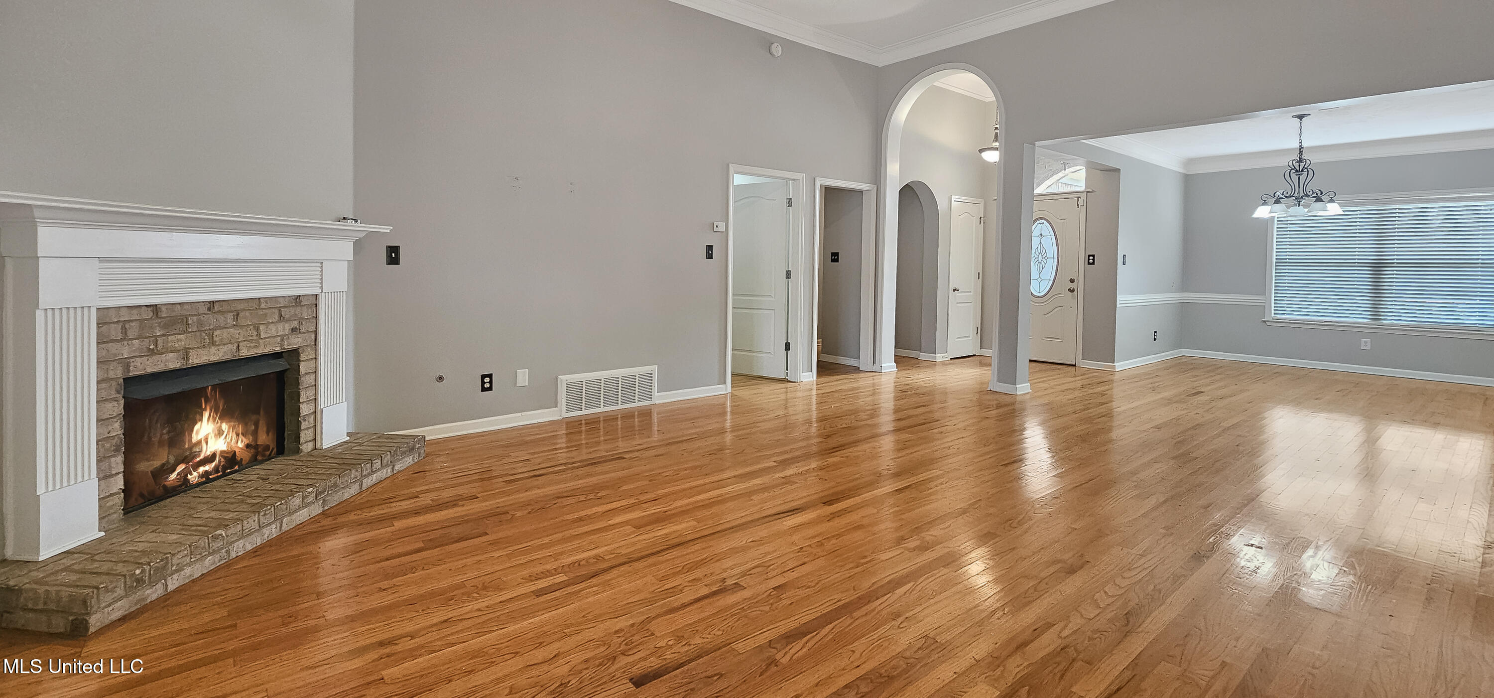 9336 Gee Gee Drive Olive Branch, MS 38654 - Photo 6 of 32 Family-Sized Great Room