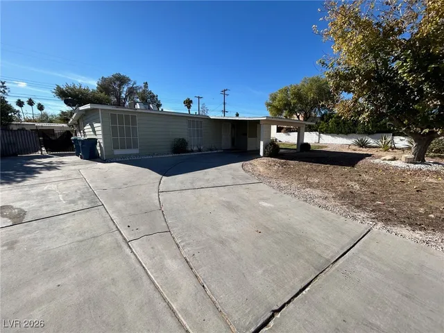 $1,800 | 1937 Capistrano Avenue, Las Vegas, NV 89169