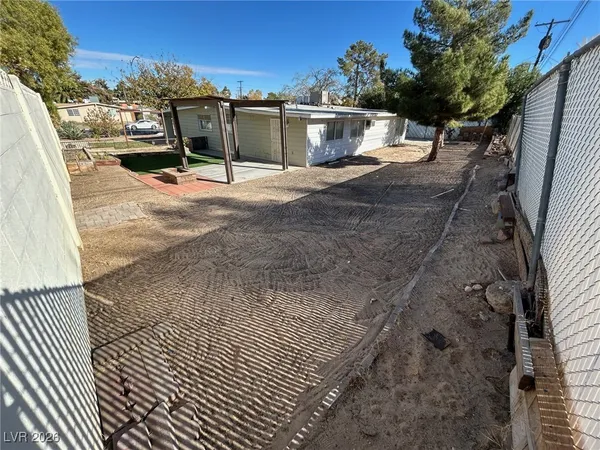 $1,750 | 1937 Capistrano Avenue, Las Vegas, NV 89169