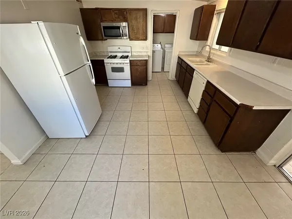 $1,750 | 1937 Capistrano Avenue, Las Vegas, NV 89169