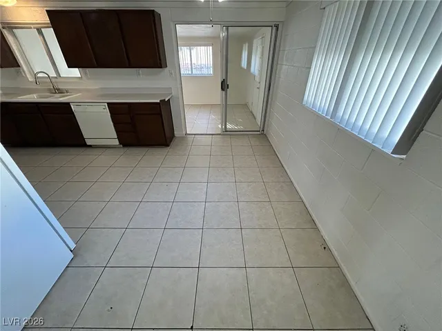 $1,800 | 1937 Capistrano Avenue, Las Vegas, NV 89169