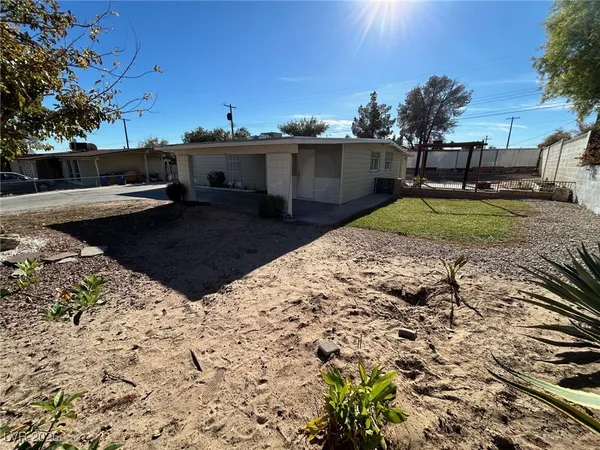 $1,750 | 1937 Capistrano Avenue, Las Vegas, NV 89169