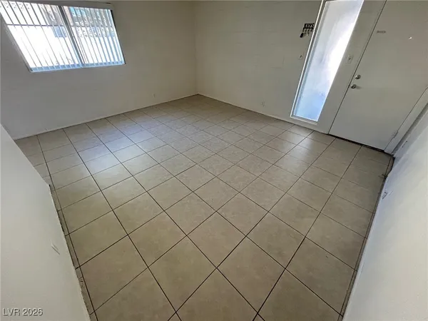 $1,750 | 1937 Capistrano Avenue, Las Vegas, NV 89169
