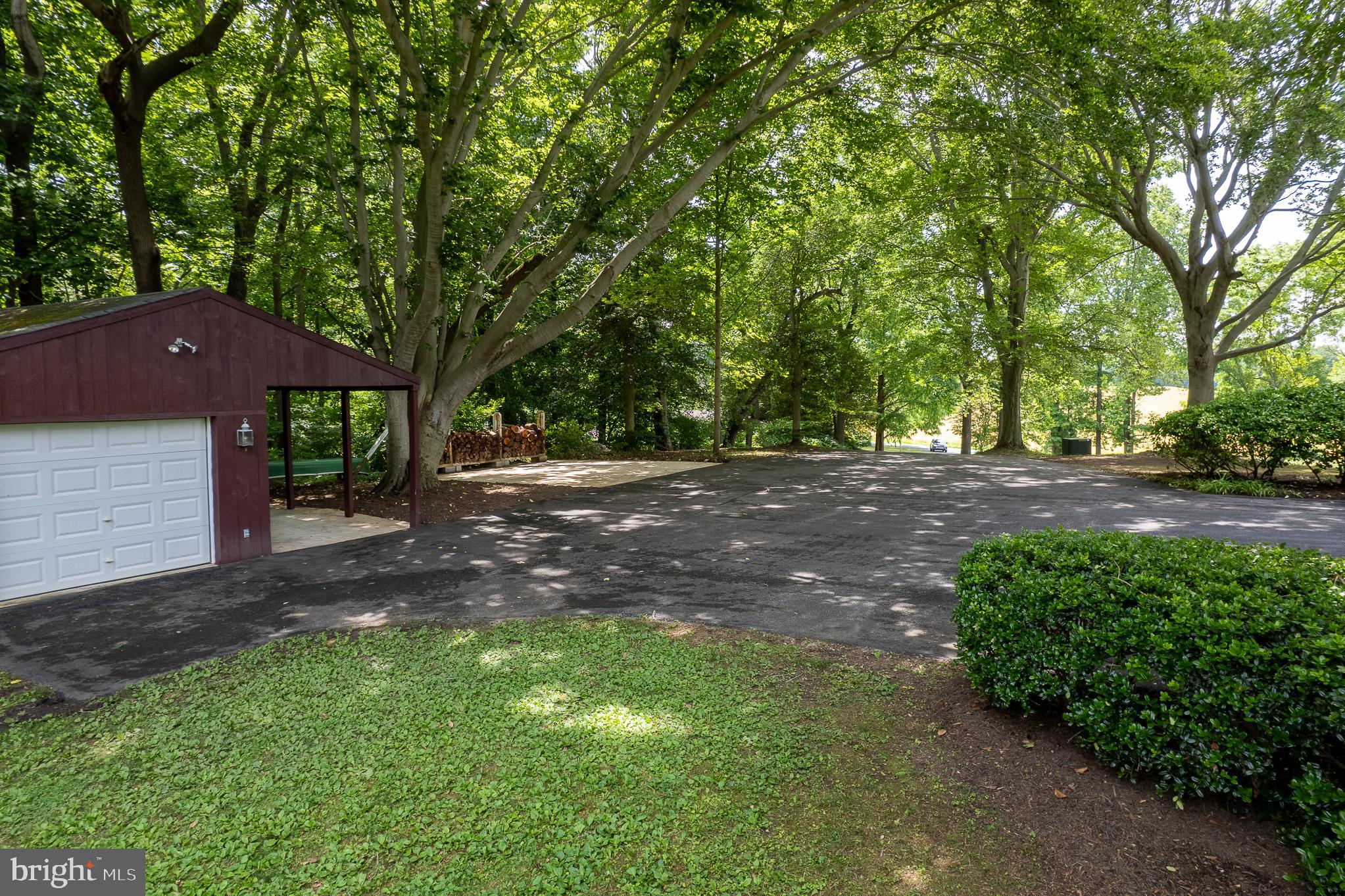 916 Upper Pindell Road Lothian, MD 20711 - Photo 19 of 111 Extensive parking