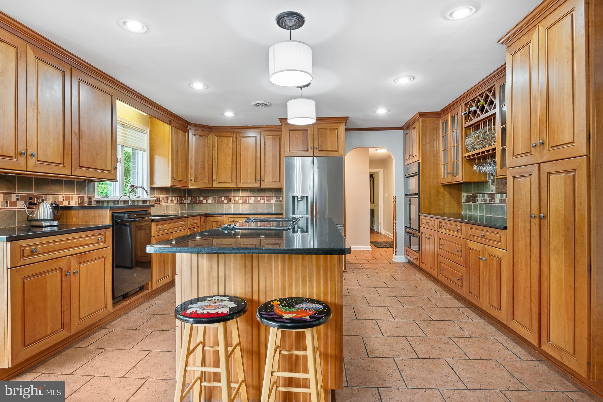 916 Upper Pindell Road Lothian, MD 20711 - Photo 51 of 111 Floor to ceiling cabinetry
