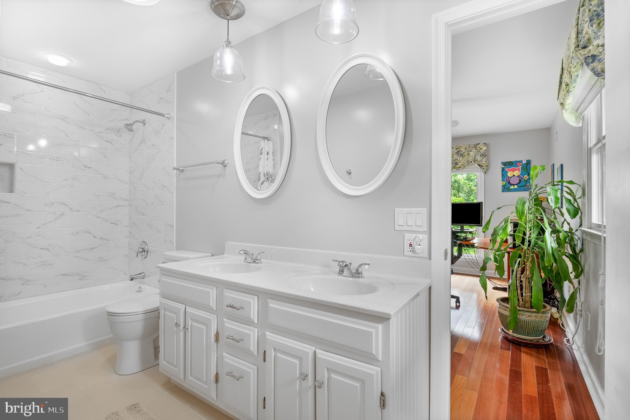 916 Upper Pindell Road Lothian, MD 20711 - Photo 74 of 111 Jack and Jill bath for 2nd & 3rd Bedrooms